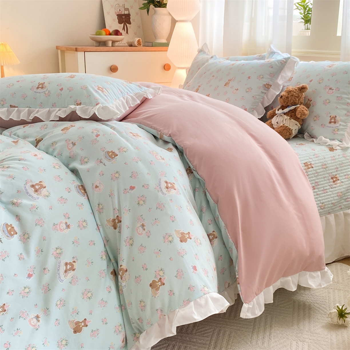 91家纺网 家纺一手货源 找家纺 优贝家纺 2026春夏新款韩系小清新水洗棉古法棉夹棉床盖四件套-风格一 甜心小熊