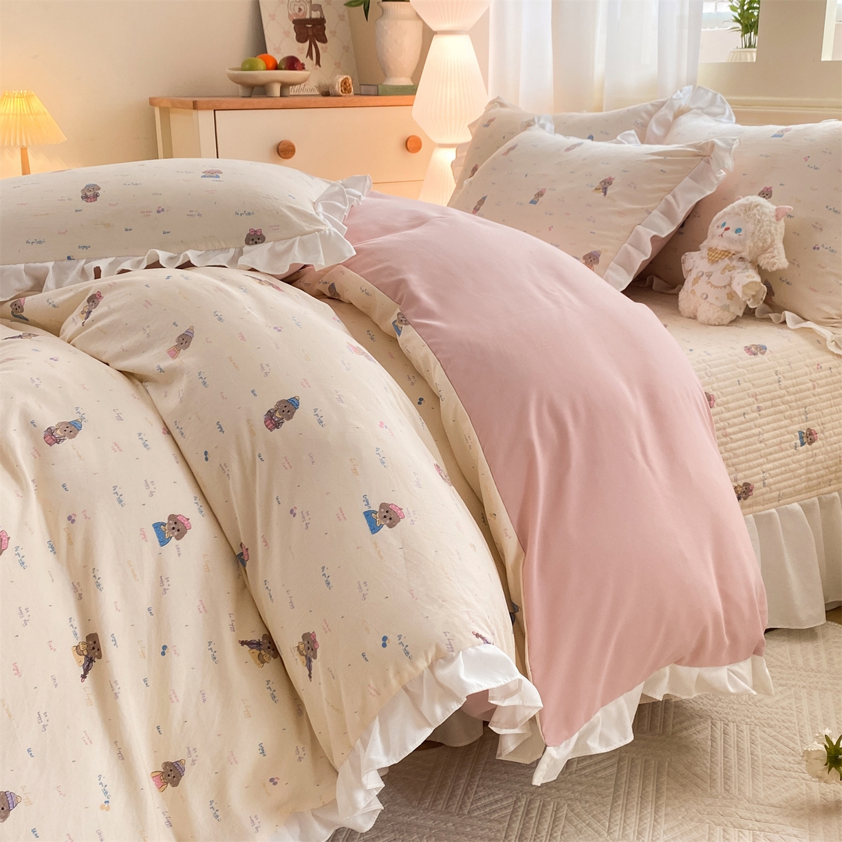 91家纺网 家纺一手货源 找家纺 优贝家纺 2026春夏新款韩系小清新水洗棉古法棉夹棉床盖四件套-风格一 杏芙萌犬