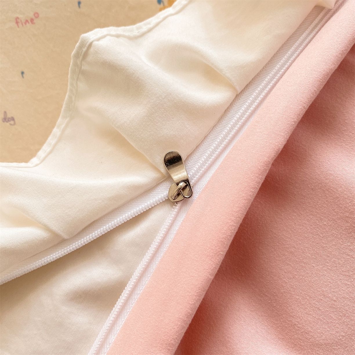 91家纺网 家纺一手货源 找家纺 优贝家纺 2026春夏新款韩系小清新水洗棉古法棉夹棉床盖四件套-风格一 杏芙萌犬