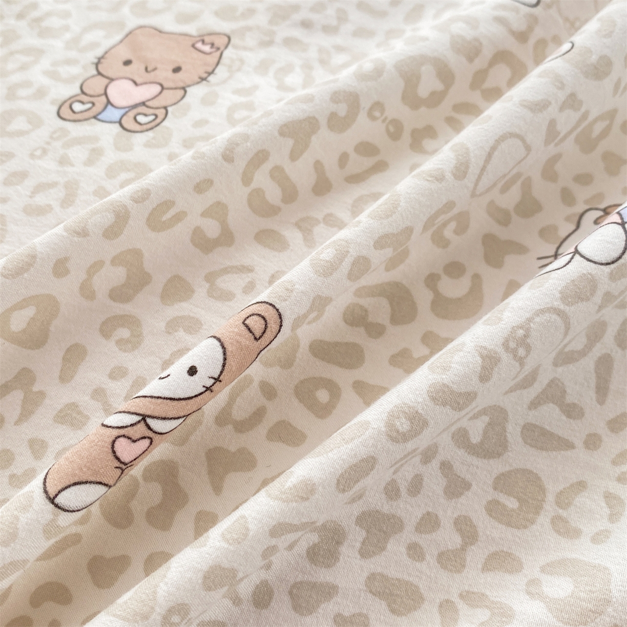 91家纺网 家纺一手货源 找家纺 优贝家纺 2026春夏新款韩系小清新水洗棉古法棉夹棉床盖四件套-风格二 奶咖萌兔