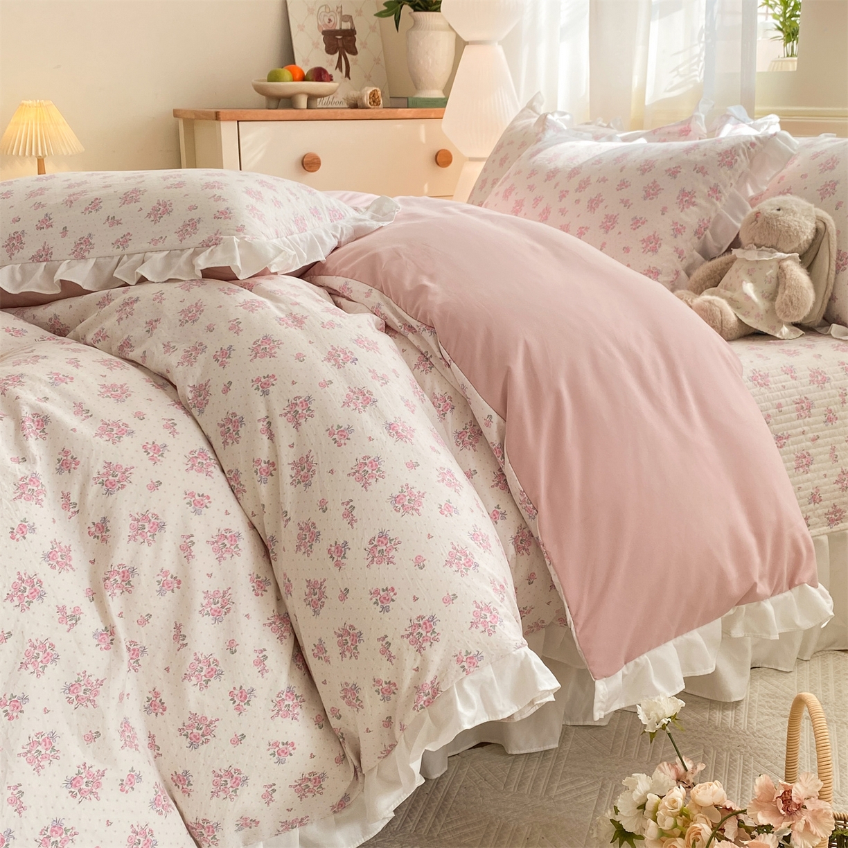 91家纺网 家纺一手货源 找家纺 优贝家纺 2026春夏新款韩系小清新水洗棉古法棉夹棉床盖四件套-风格二 桃粉花漾