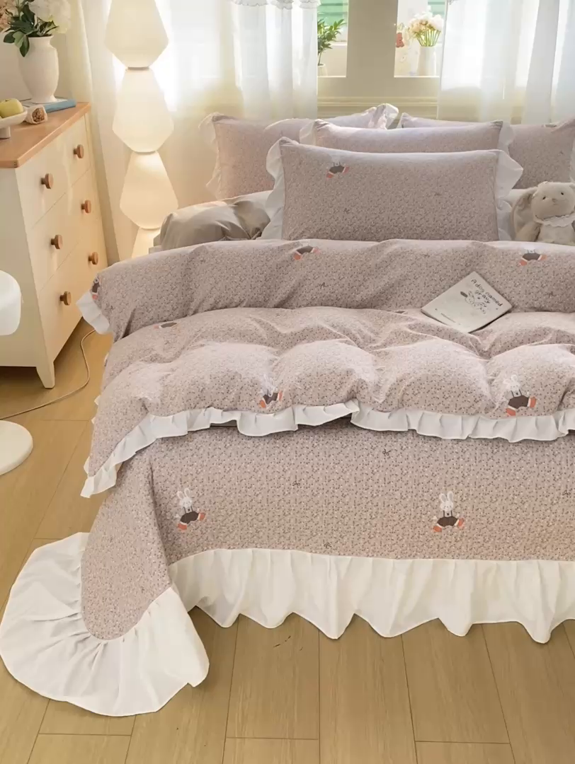 91家纺网 家纺一手货源 找家纺 优贝家纺 2026春夏新款韩系小清新水洗棉古法棉夹棉床盖四件套-风格二 芋泥奶兔