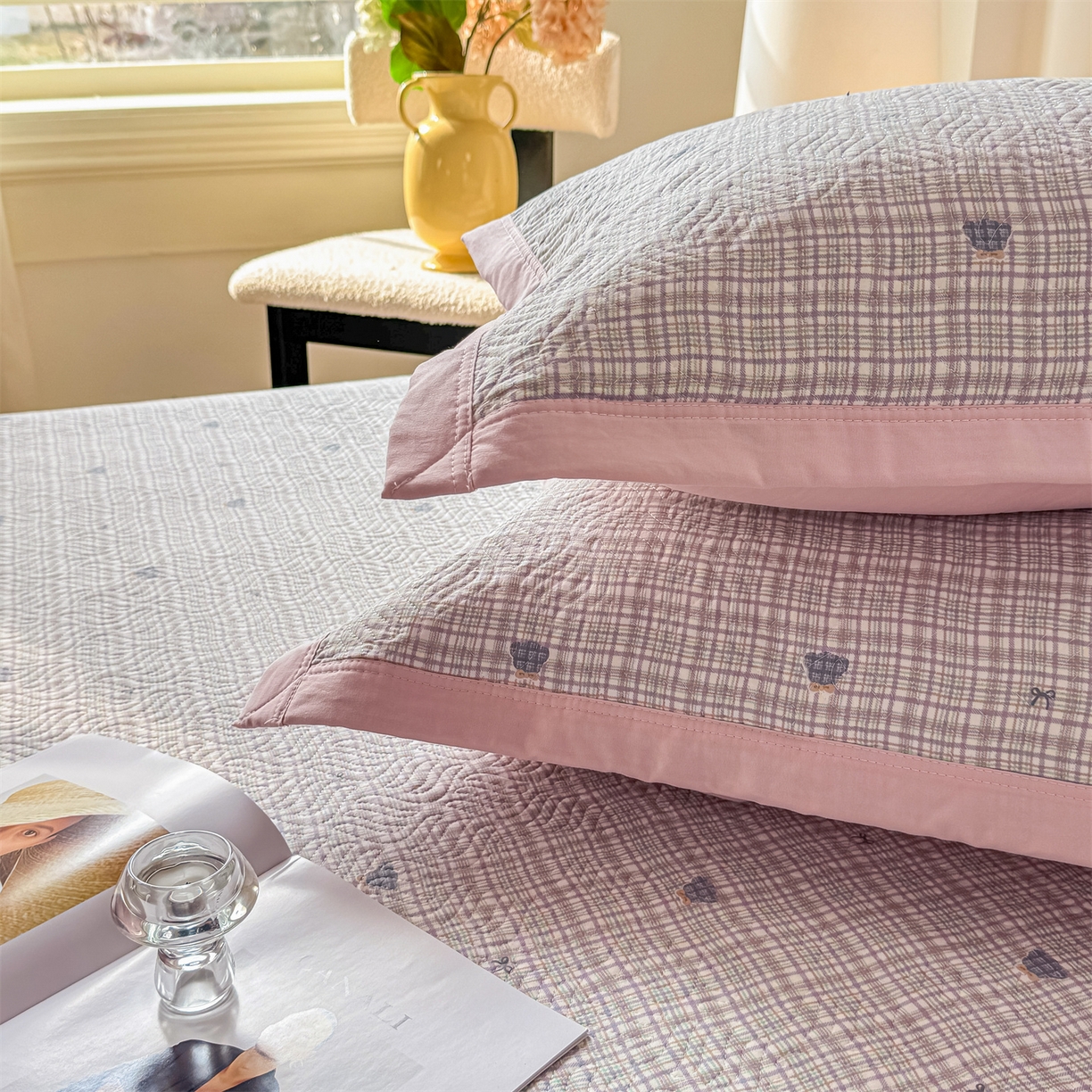 91家纺网 家纺一手货源 找家纺 优贝家纺 2026春夏新款水洗棉小清新印花夹棉多功能床盖三件套 绅士小熊