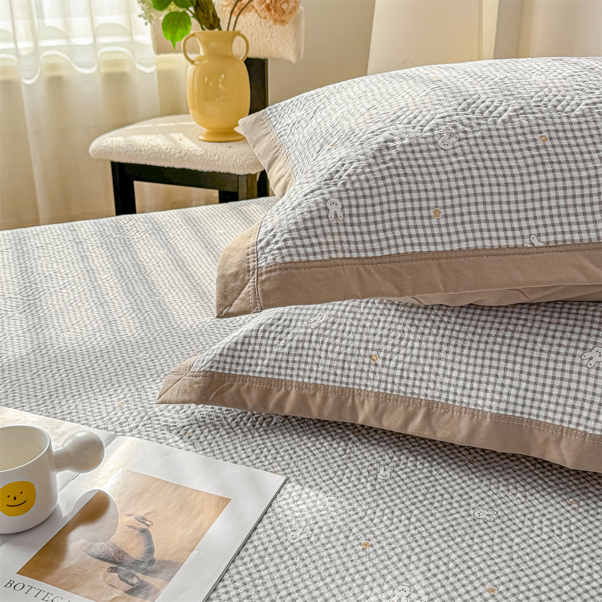 91家纺网 家纺一手货源 找家纺 优贝家纺 2026春夏新款水洗棉小清新印花夹棉多功能床盖三件套 小兔织梦