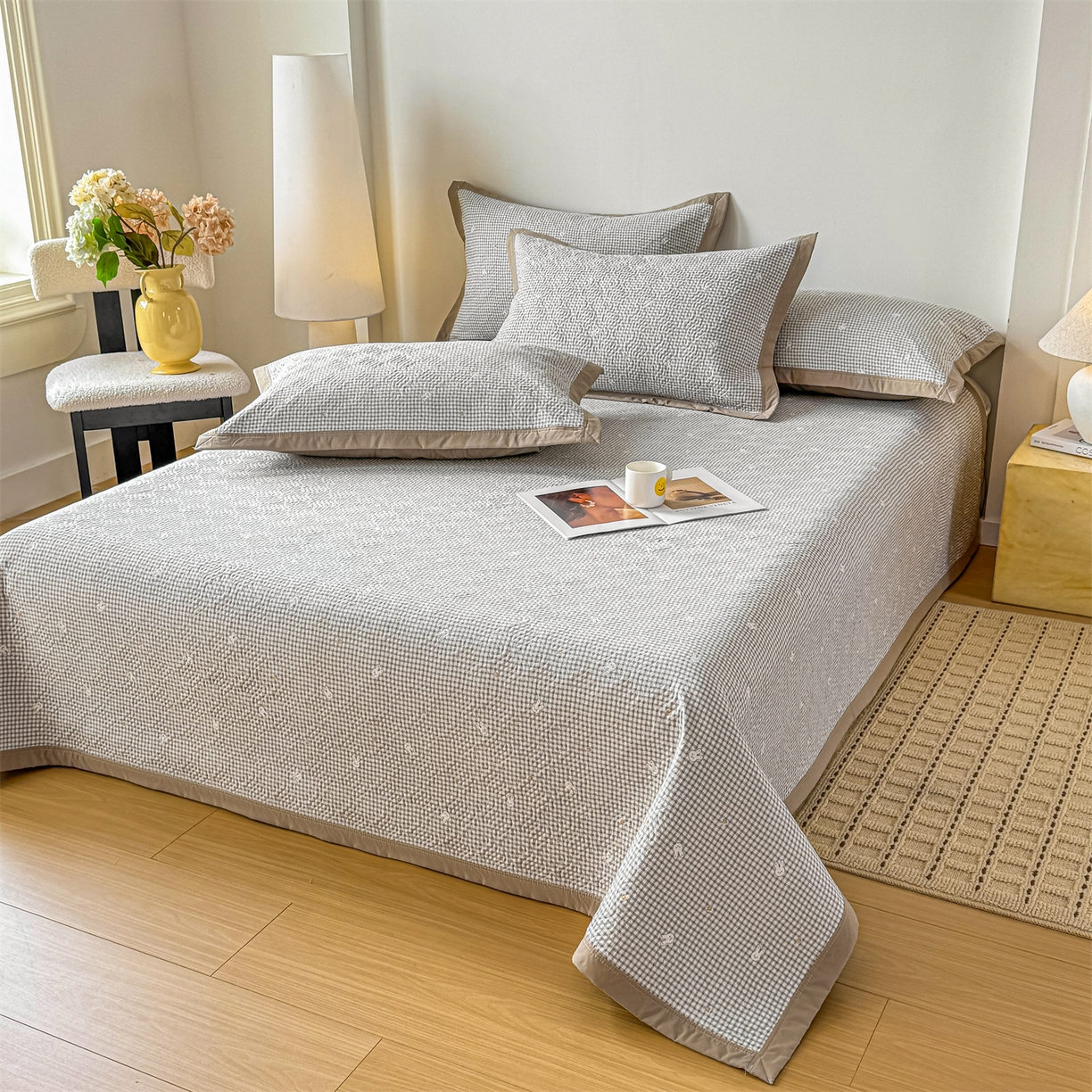 91家纺网 家纺一手货源 找家纺 优贝家纺 2026春夏新款水洗棉小清新印花夹棉多功能床盖三件套 小兔织梦