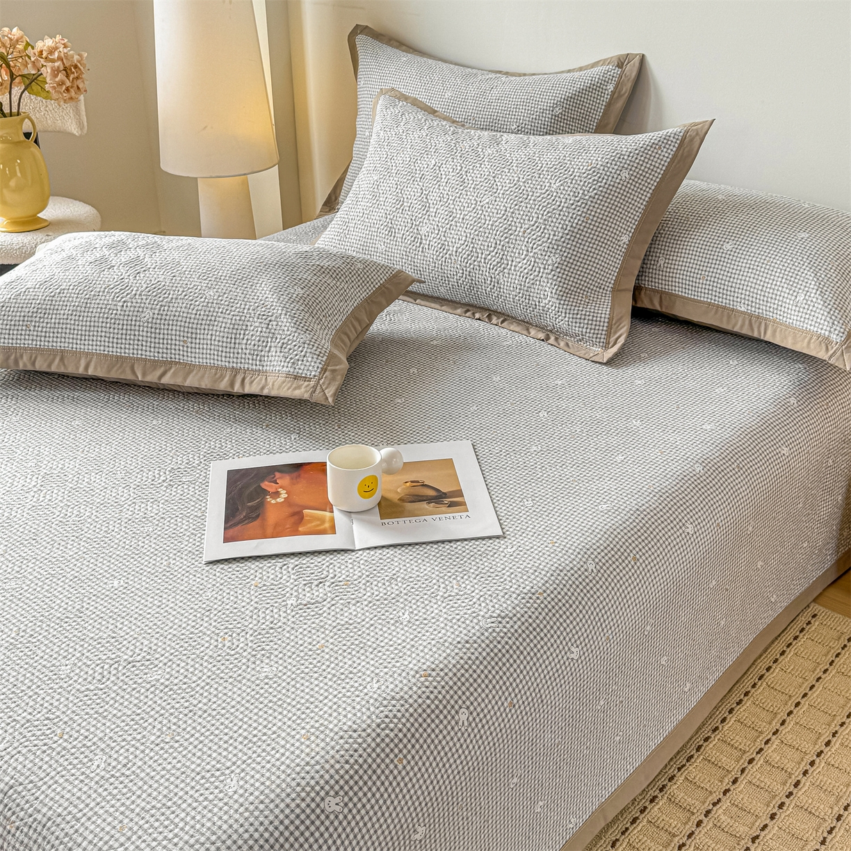 91家纺网 家纺一手货源 找家纺 优贝家纺 2026春夏新款水洗棉小清新印花夹棉多功能床盖三件套 小兔织梦