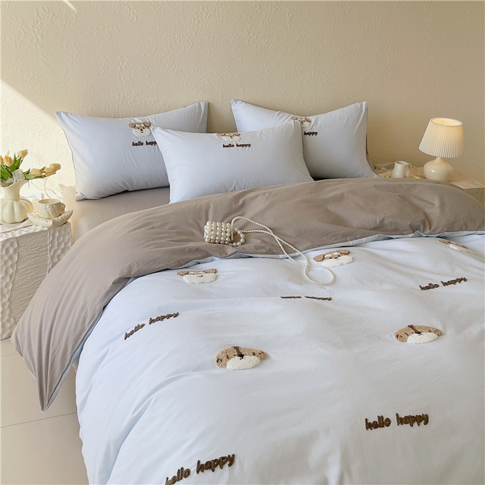 91家纺网 家纺一手货源 找家纺 琪格格纺织 2026新款卡通13372全棉纯棉毛巾绣四件套 hello汪星人 蓝灰