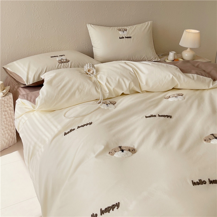 91家纺网 家纺一手货源 找家纺 琪格格纺织 2026新款卡通13372全棉纯棉毛巾绣四件套 hello汪星人-奶咖