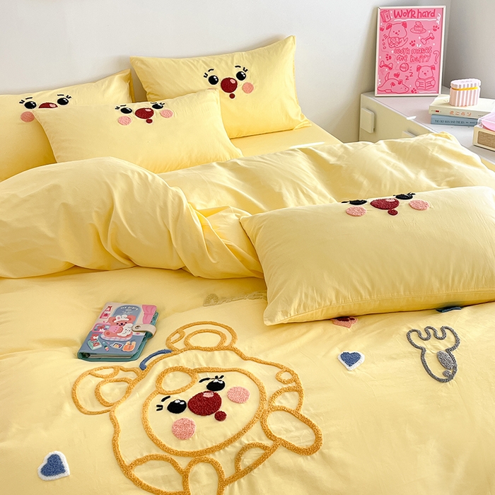 91家纺网 家纺一手货源 找家纺 琪格格纺织 2026新款卡通13372全棉纯棉毛巾绣四件套 调皮芝士奶黄