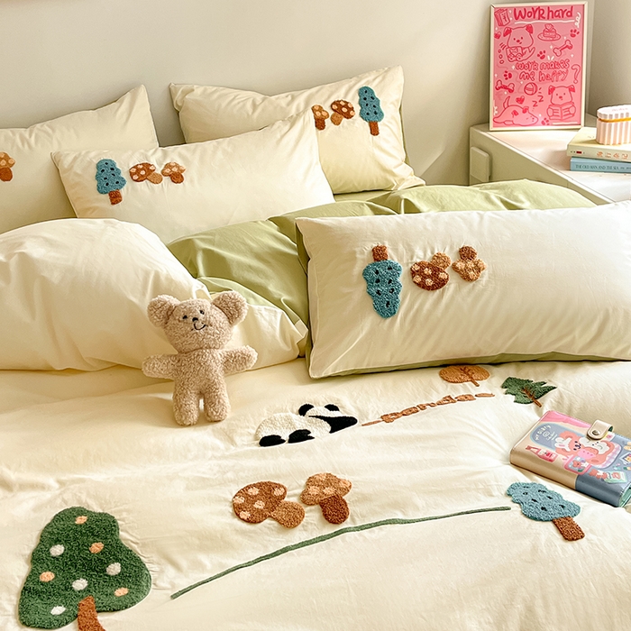 91家纺网 家纺一手货源 找家纺 琪格格纺织 2026新款卡通13372全棉纯棉毛巾绣四件套 森林熊猫