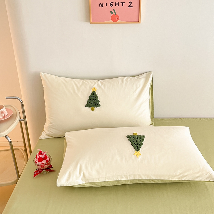 91家纺网 家纺一手货源 找家纺 琪格格纺织 2026新款卡通13372全棉纯棉毛巾绣四件套 心愿小树米白配奶绿