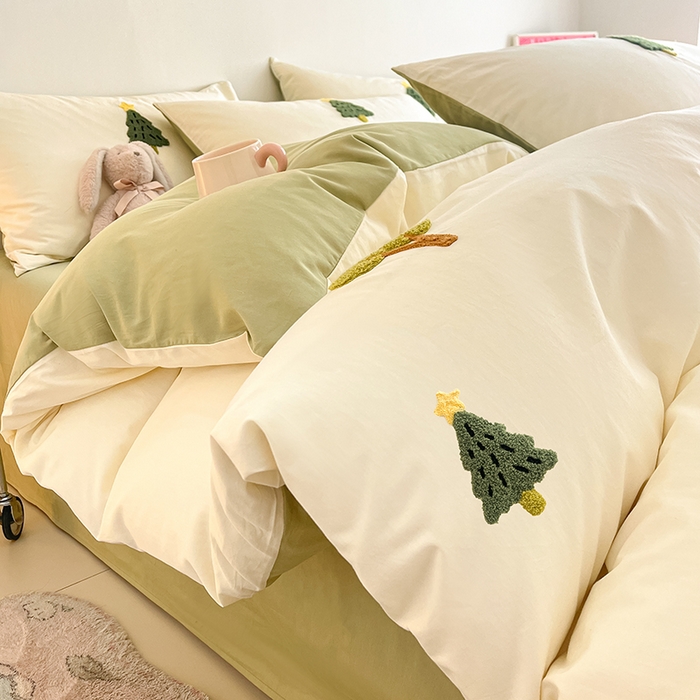 91家纺网 家纺一手货源 找家纺 琪格格纺织 2026新款卡通13372全棉纯棉毛巾绣四件套 心愿小树米白配奶绿