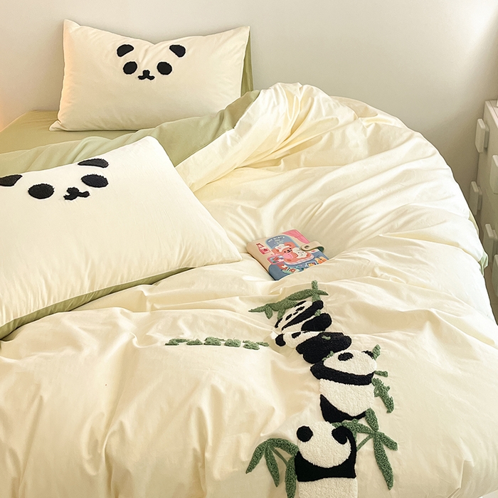 91家纺网 家纺一手货源 找家纺 琪格格纺织 2026新款卡通13372全棉纯棉毛巾绣四件套 熊猫爬树
