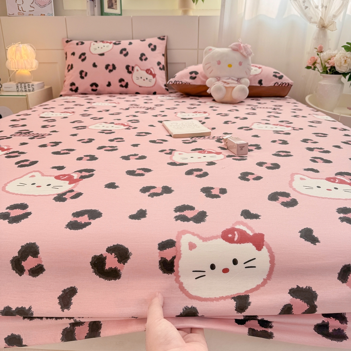 91家纺网 家纺一手货源 找家纺 博雅 2026新款全棉纯棉小卡通印花单床笠床笠单件 豹纹小猫-粉