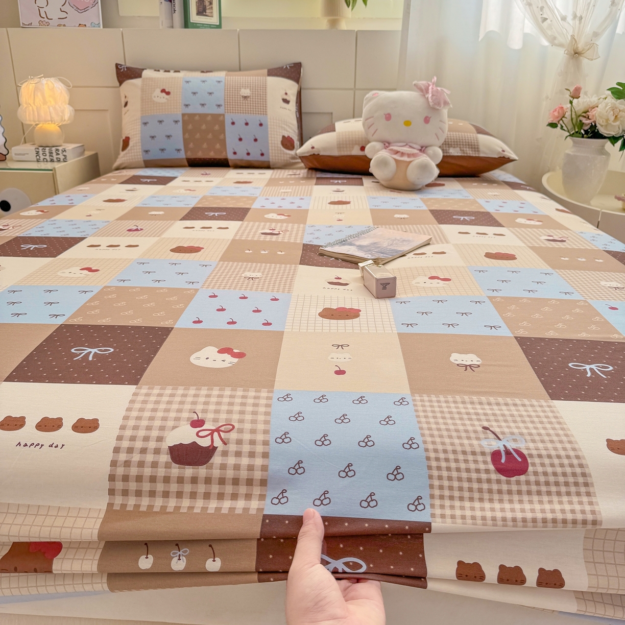 91家纺网 家纺一手货源 找家纺 博雅 2026新款全棉纯棉小卡通印花单床笠床笠单件 咖格蛋糕猫