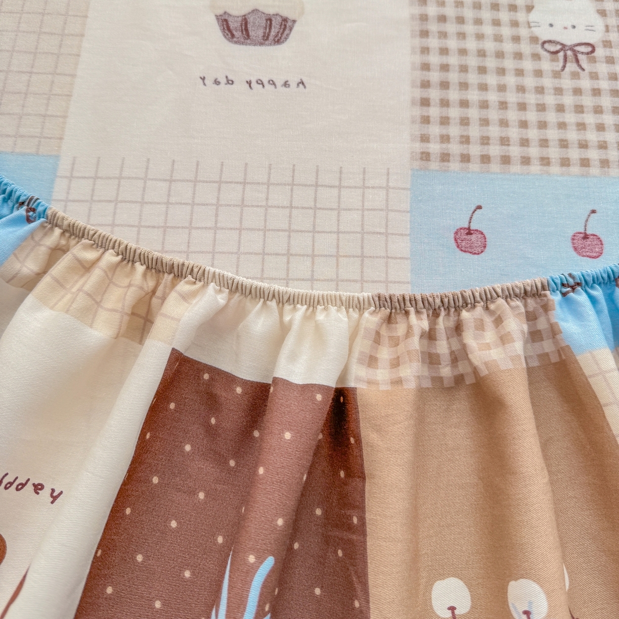 91家纺网 家纺一手货源 找家纺 博雅 2026新款全棉纯棉小卡通印花单床笠床笠单件 咖格蛋糕猫