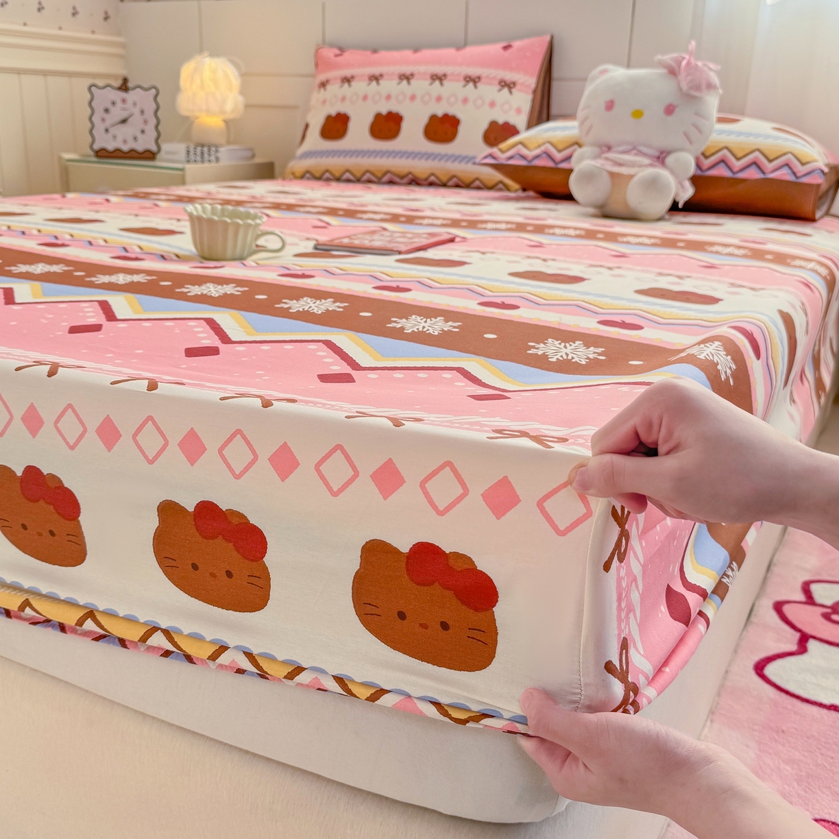 91家纺网 家纺一手货源 找家纺 博雅 2026新款全棉纯棉小卡通印花单床笠床笠单件 圣诞苹果猫