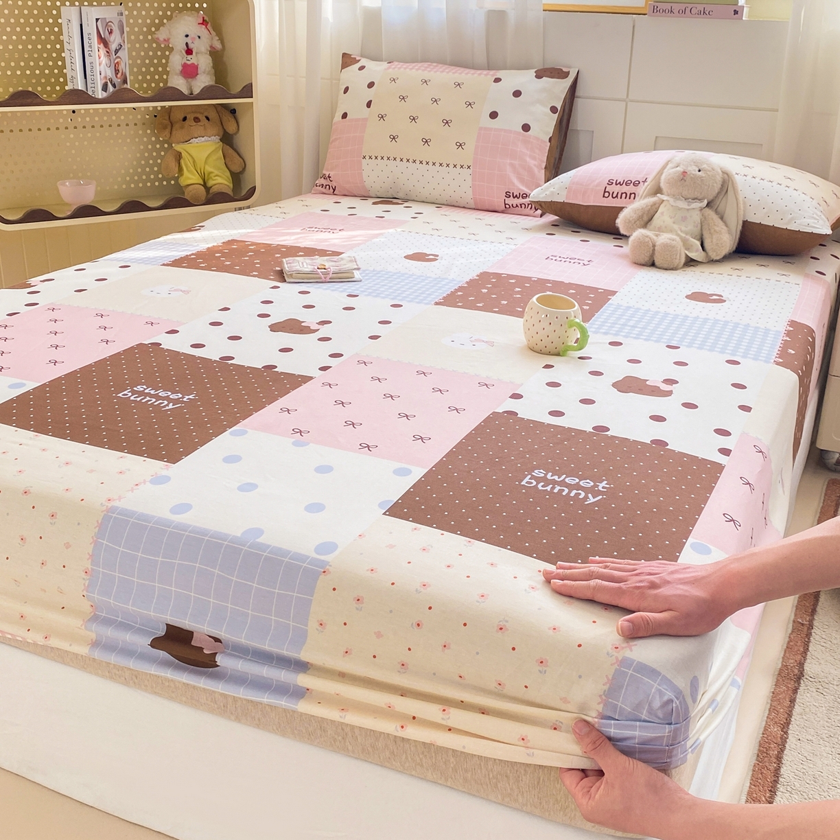 91家纺网 家纺一手货源 找家纺 博雅 2026新款全棉纯棉小卡通印花单床笠床笠单件 小版-咖格蝴蝶结喵