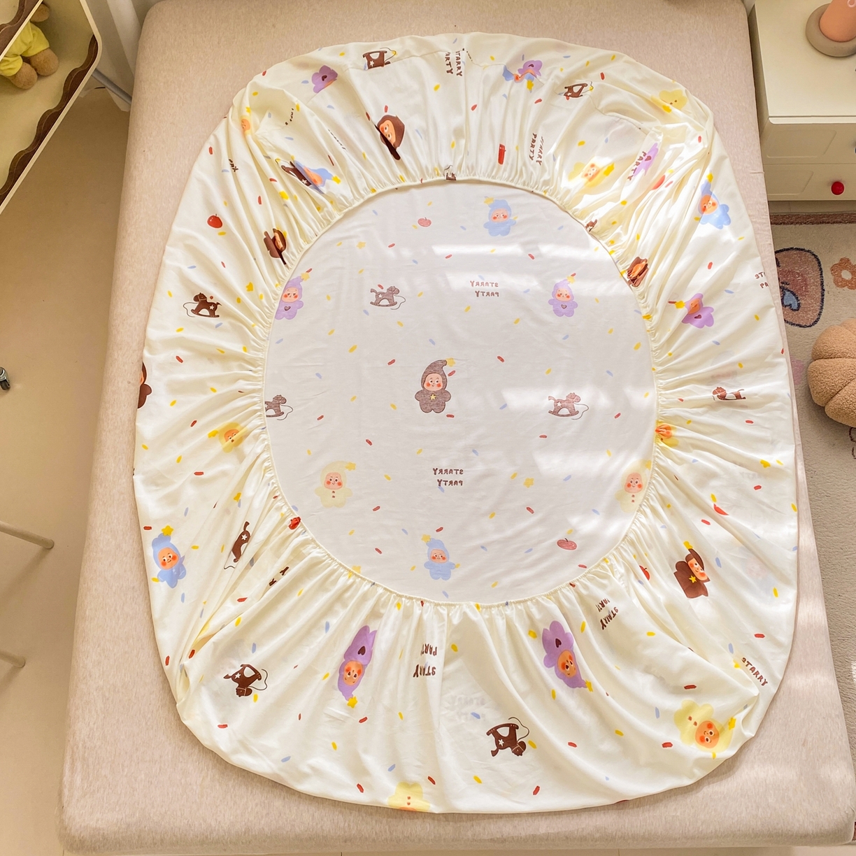 91家纺网 家纺一手货源 找家纺 博雅 2026新款全棉纯棉小卡通印花单床笠床笠单件 小版-苹果彩带星星人