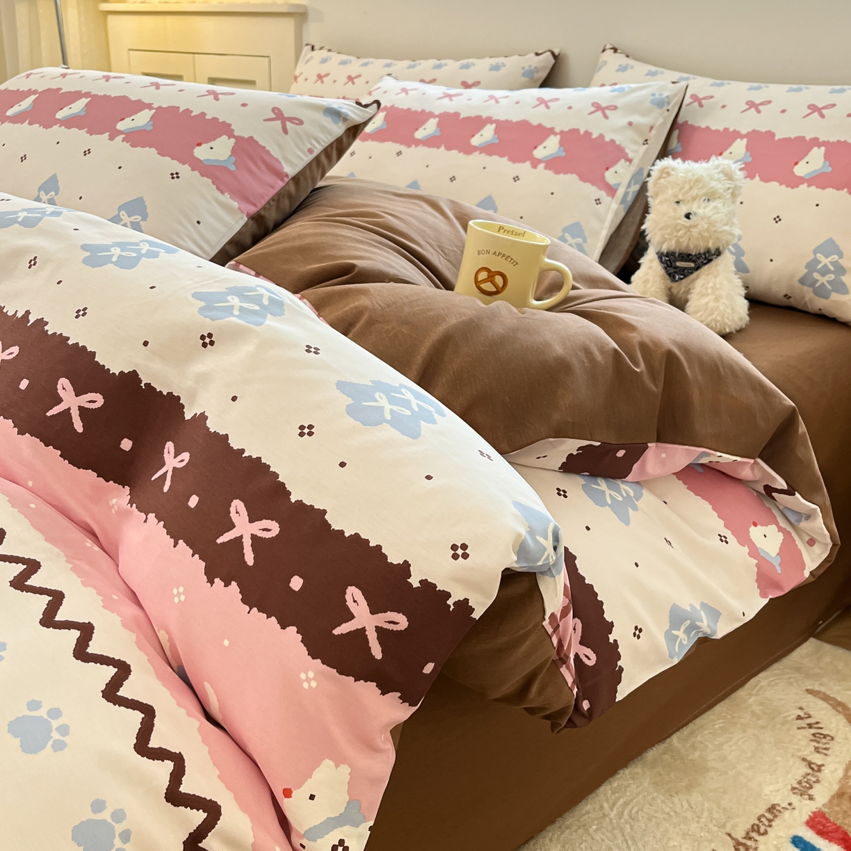 91家纺网 家纺一手货源 找家纺 博雅 2026新款全棉纯棉小卡通印花四件套 小版-雪地小狗-粉