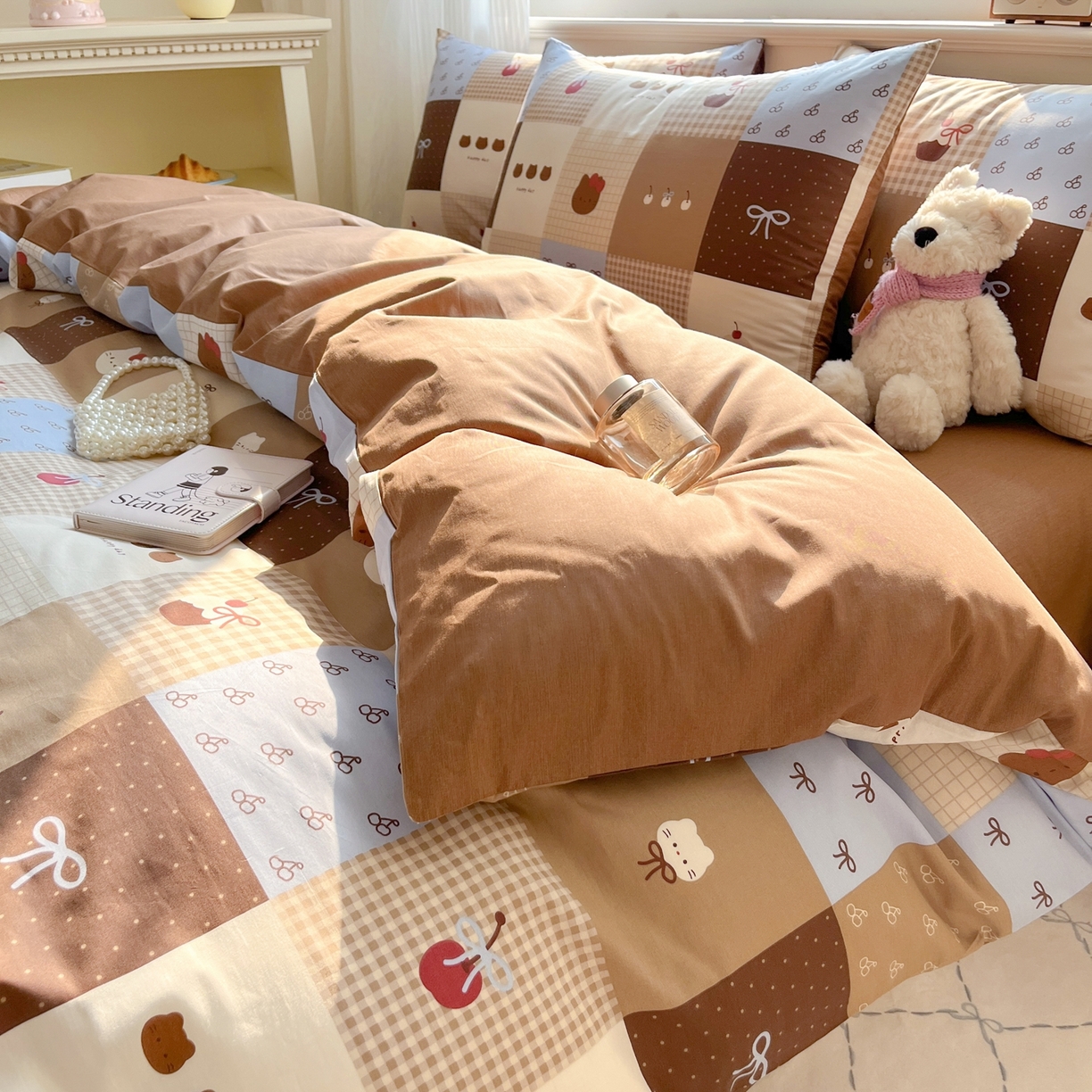 91家纺网 家纺一手货源 找家纺 博雅 2026新款全棉纯棉小卡通印花四件套 咖格蛋糕猫