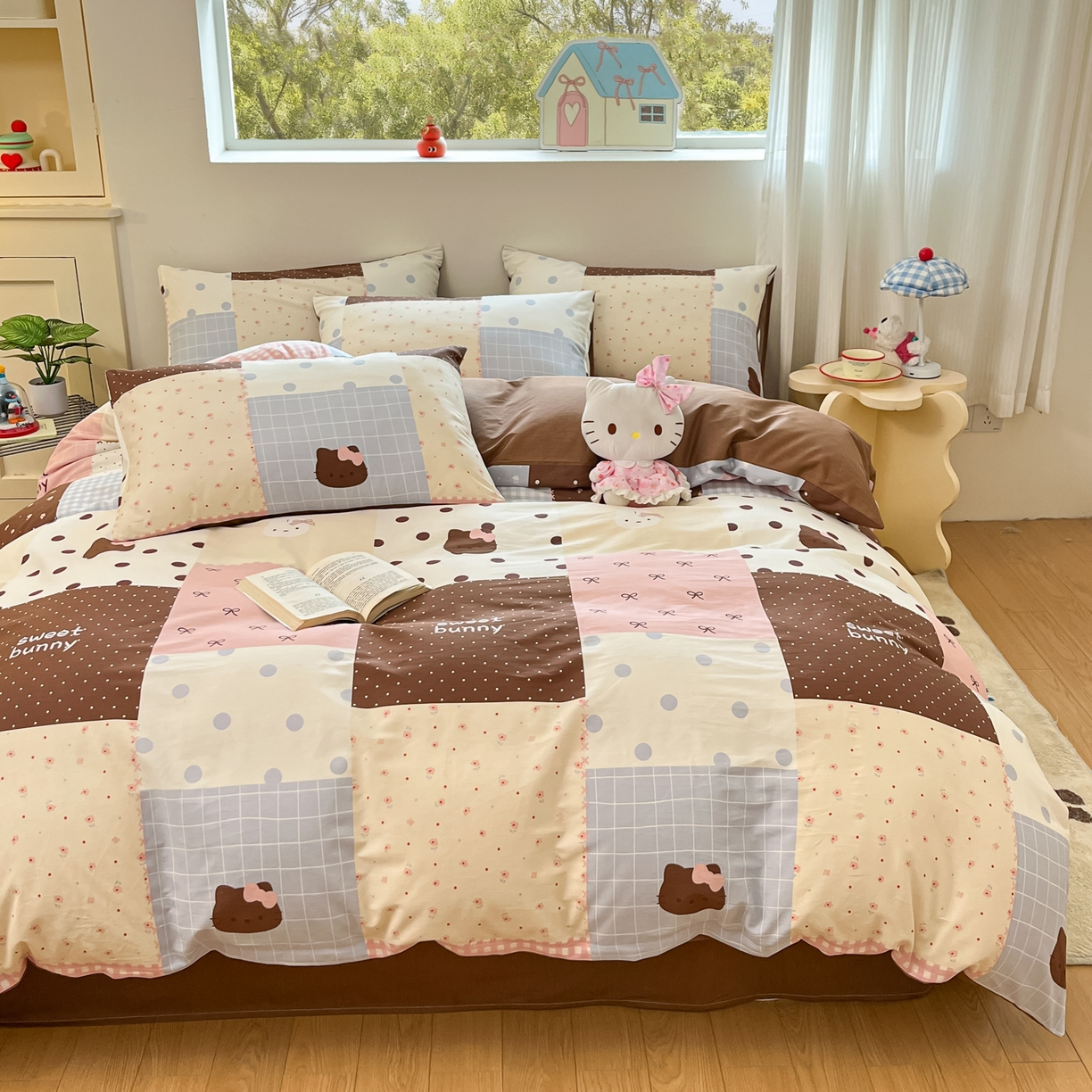 91家纺网 家纺一手货源 找家纺 博雅 2026新款全棉纯棉小卡通印花四件套 小版-咖格蝴蝶结喵