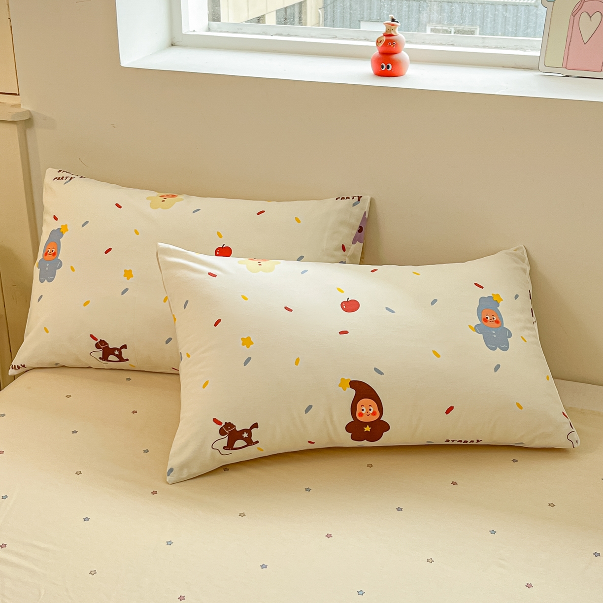 91家纺网 家纺一手货源 找家纺 博雅 2026新款全棉纯棉小卡通印花四件套 小版-苹果彩带星星人