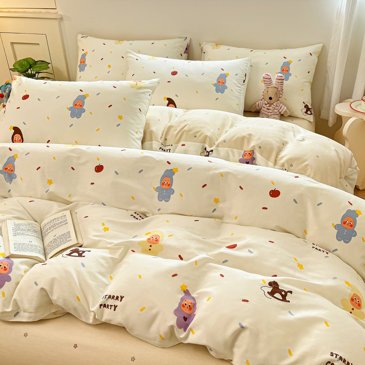 91家纺网 家纺一手货源 找家纺 博雅 2026新款全棉纯棉小卡通印花四件套 小版-苹果彩带星星人