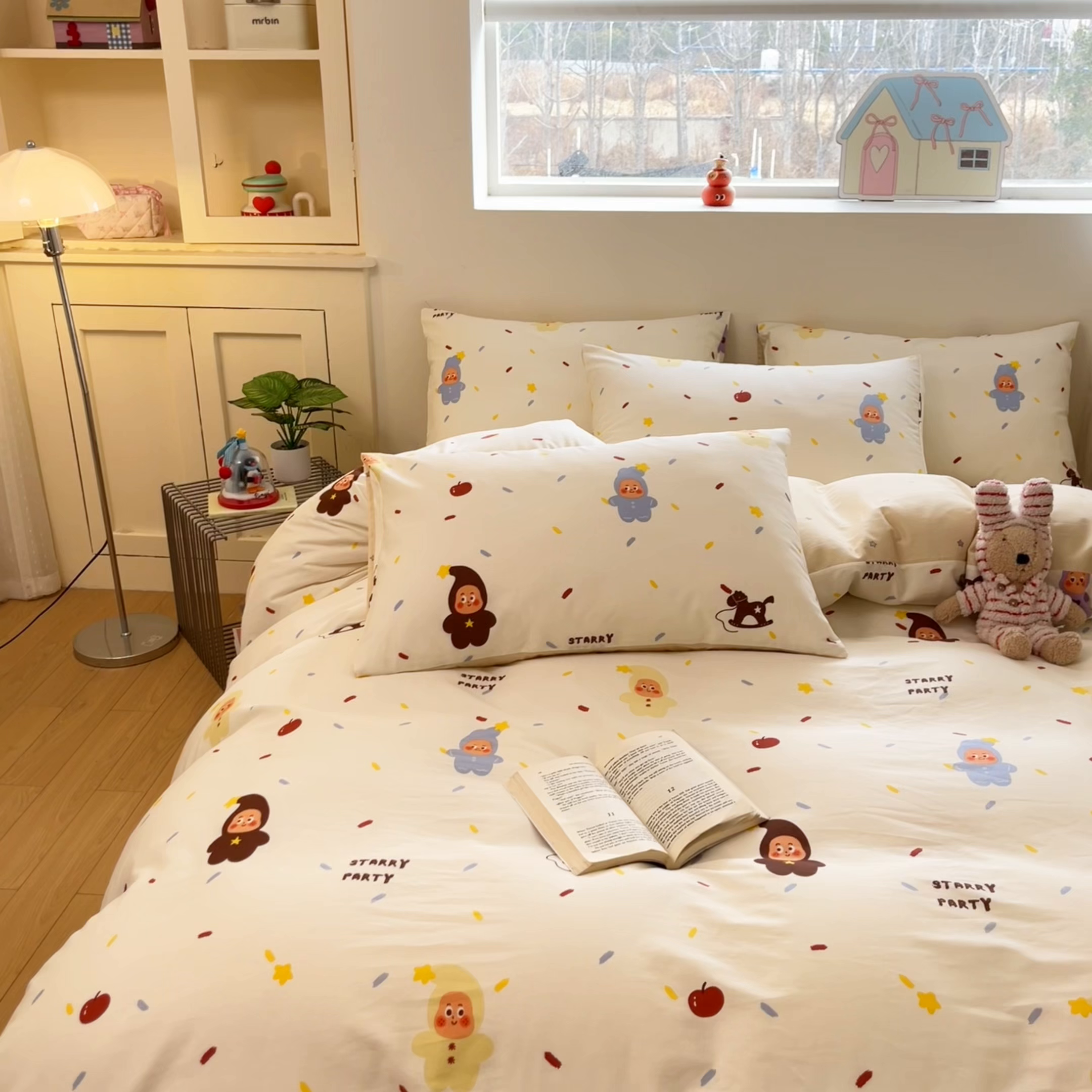 91家纺网 家纺一手货源 找家纺 博雅 2026新款全棉纯棉小卡通印花四件套 小版-苹果彩带星星人