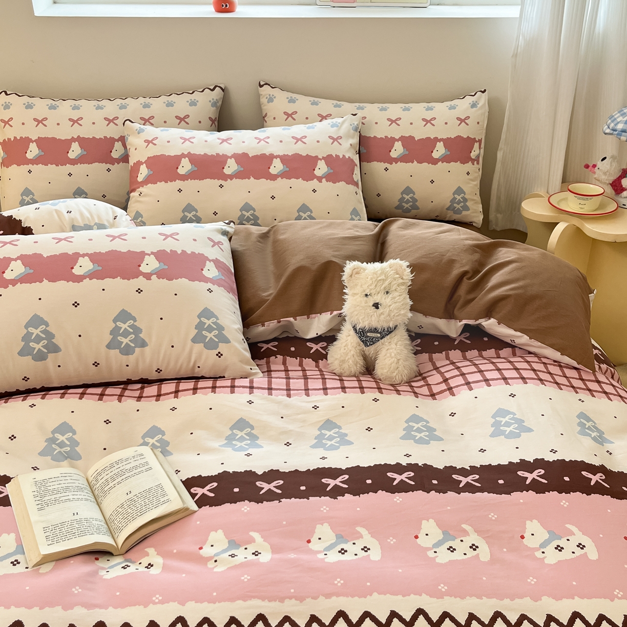 91家纺网 家纺一手货源 找家纺 博雅 2026新款全棉纯棉小卡通印花四件套 小版-雪地小狗-粉