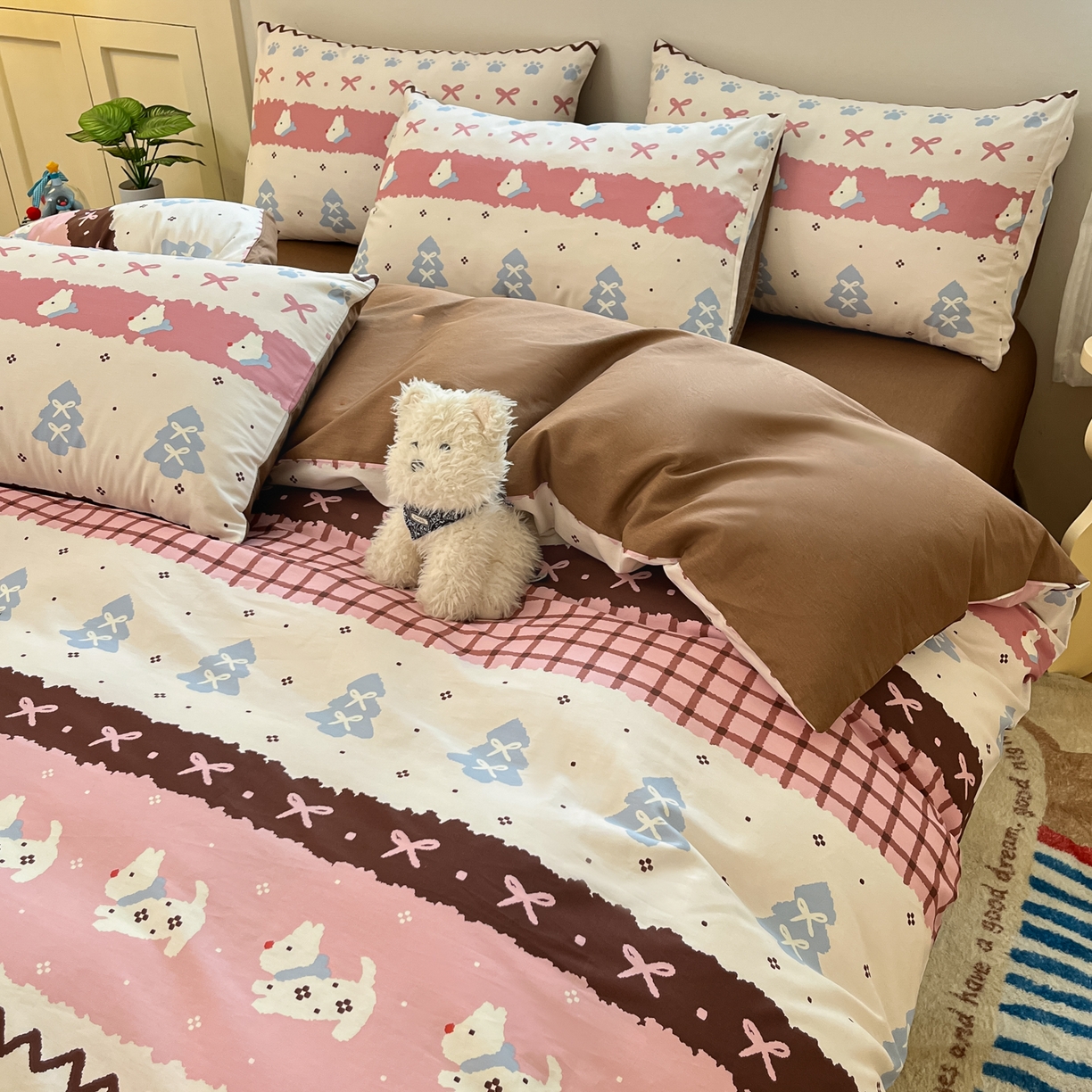 91家纺网 家纺一手货源 找家纺 博雅 2026新款全棉纯棉小卡通印花四件套 小版-雪地小狗-粉