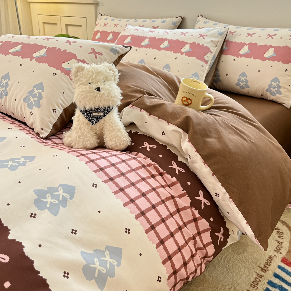 91家纺网 家纺一手货源 找家纺 博雅 2026新款全棉纯棉小卡通印花四件套 小版-雪地小狗-粉