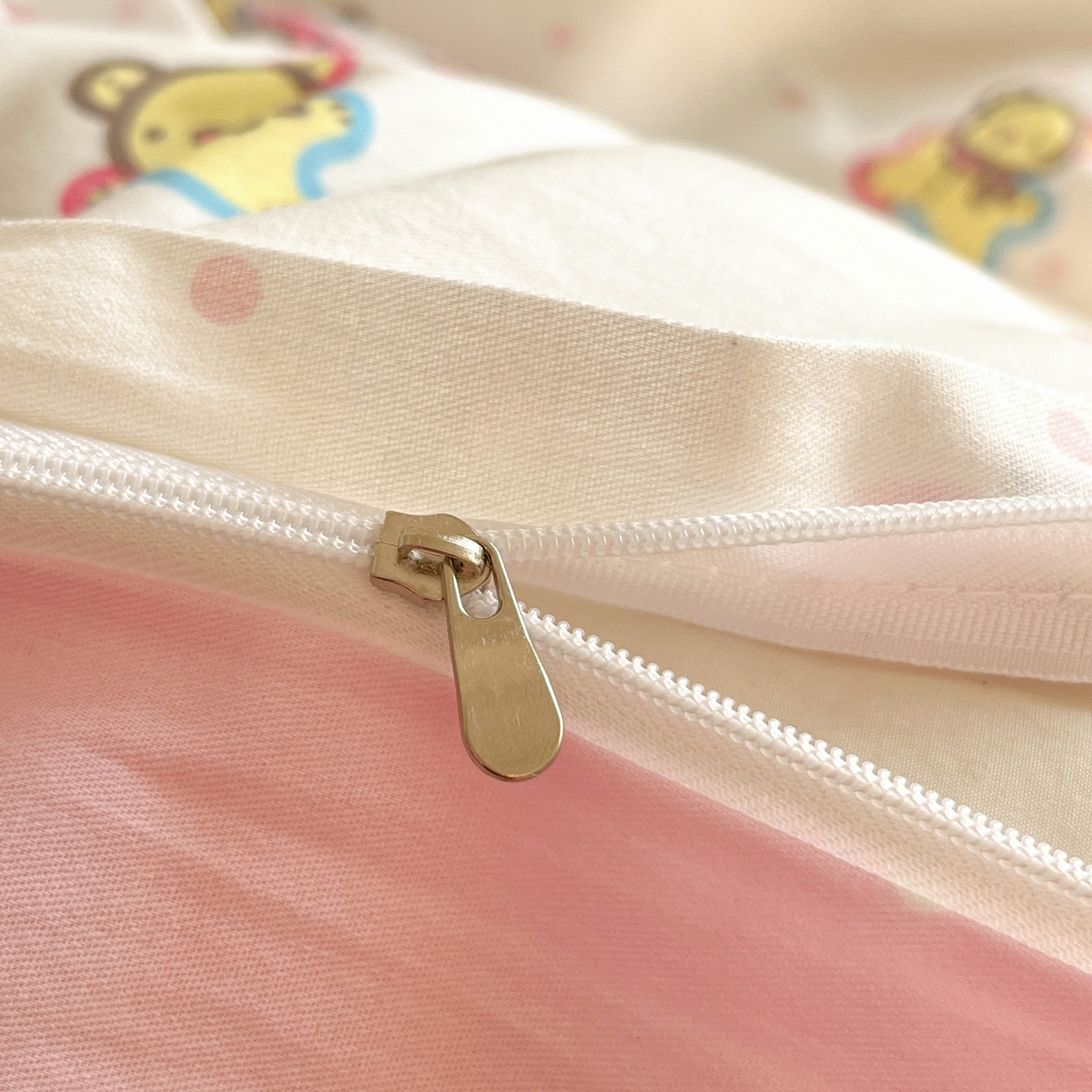 91家纺网 家纺一手货源 找家纺 博雅 2026新款三丽鸥全棉纯棉小版印花四件套 爱心点点kt