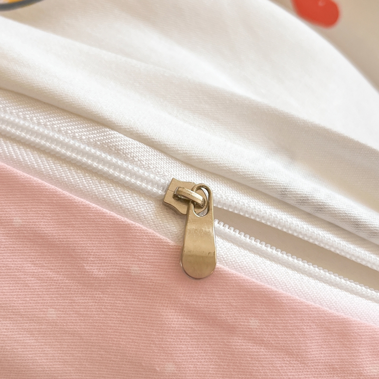 91家纺网 家纺一手货源 找家纺 博雅 2026新款三丽鸥全棉纯棉小版印花四件套 零食kt