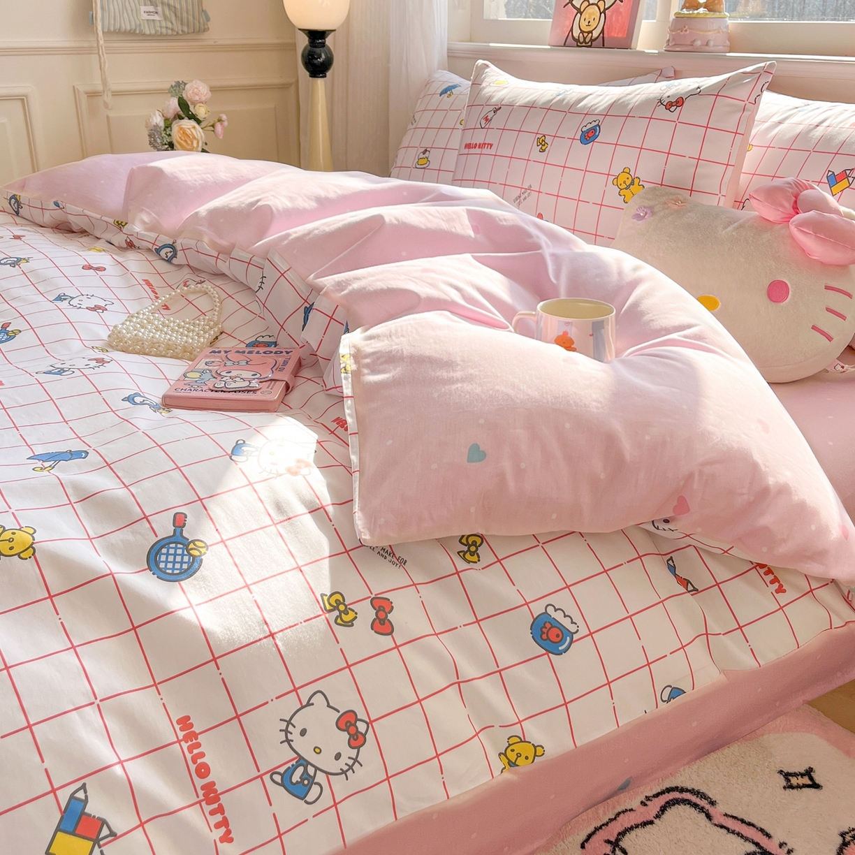 91家纺网 家纺一手货源 找家纺 博雅 2026新款三丽鸥全棉纯棉小版印花四件套 甜粉格纹kt