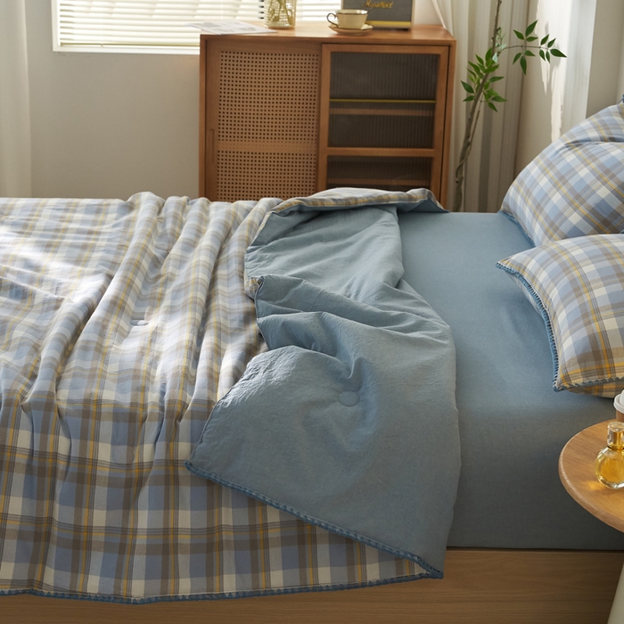 91家纺网 家纺一手货源 找家纺 暖阳 2026新款无印风色织全棉贝壳绣棉花夏被夏凉被空调被 贝壳简蓝格