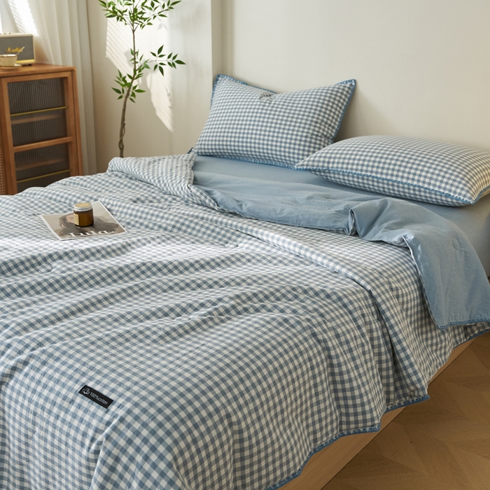 91家纺网 家纺一手货源 找家纺 暖阳 2026新款无印风色织全棉贝壳绣棉花夏被夏凉被空调被 贝壳青年格蓝