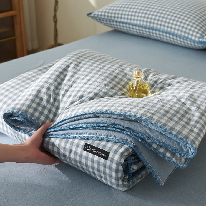 91家纺网 家纺一手货源 找家纺 暖阳 2026新款无印风色织全棉贝壳绣棉花夏被夏凉被空调被 贝壳青年格蓝