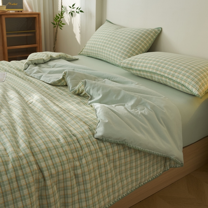 91家纺网 家纺一手货源 找家纺 暖阳 2026新款无印风色织全棉贝壳绣棉花夏被夏凉被空调被 贝壳青年格绿