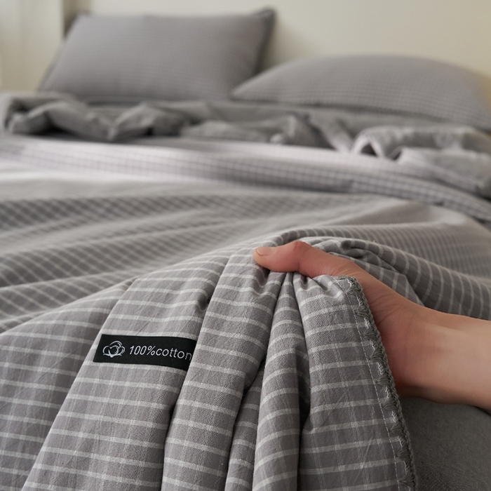 91家纺网 家纺一手货源 找家纺 暖阳 2026新款无印风色织全棉贝壳绣棉花夏被夏凉被空调被 贝壳小灰格