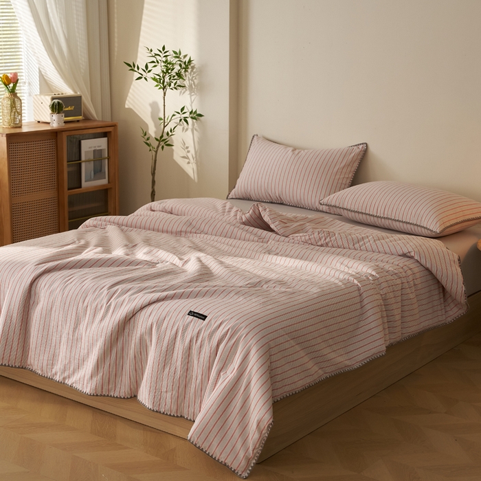 91家纺网 家纺一手货源 找家纺 暖阳 2026新款无印风色织全棉贝壳绣棉花夏被夏凉被空调被 贝壳初晴红