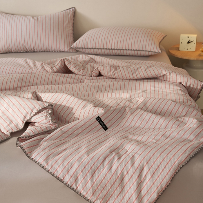 91家纺网 家纺一手货源 找家纺 暖阳 2026新款无印风色织全棉贝壳绣棉花夏被夏凉被空调被 贝壳初晴红