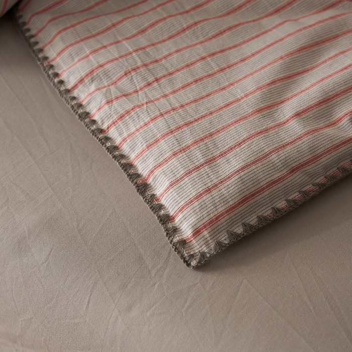 91家纺网 家纺一手货源 找家纺 暖阳 2026新款无印风色织全棉贝壳绣棉花夏被夏凉被空调被 贝壳初晴红