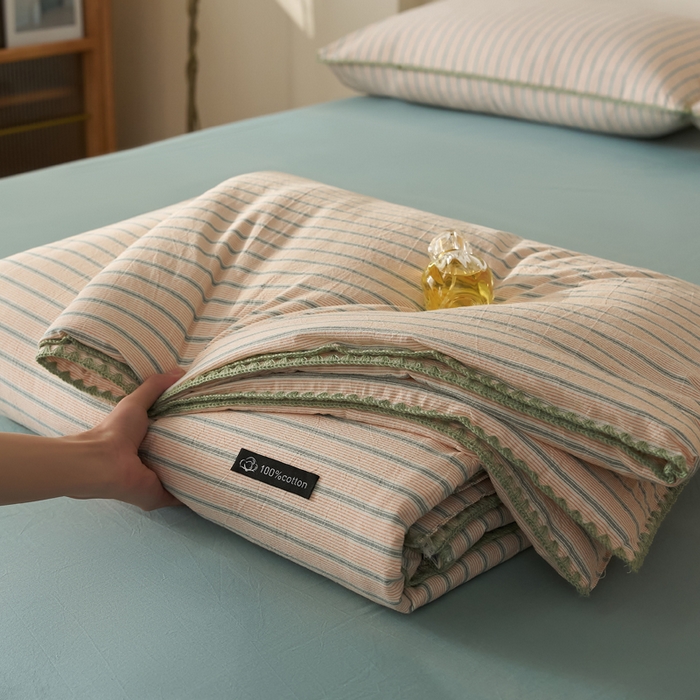 91家纺网 家纺一手货源 找家纺 暖阳 2026新款无印风色织全棉贝壳绣棉花夏被夏凉被空调被 贝壳春染绿