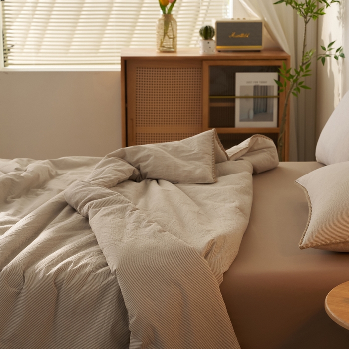 91家纺网 家纺一手货源 找家纺 暖阳 2026新款无印风色织全棉贝壳绣棉花夏被夏凉被空调被 贝壳可可咖