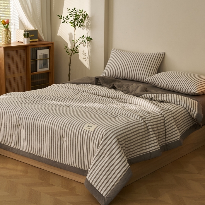 91家纺网 家纺一手货源 找家纺 暖阳 2026新款全棉色织提花良品系列棉花夏被夏凉被空调被 良品-条纹灰