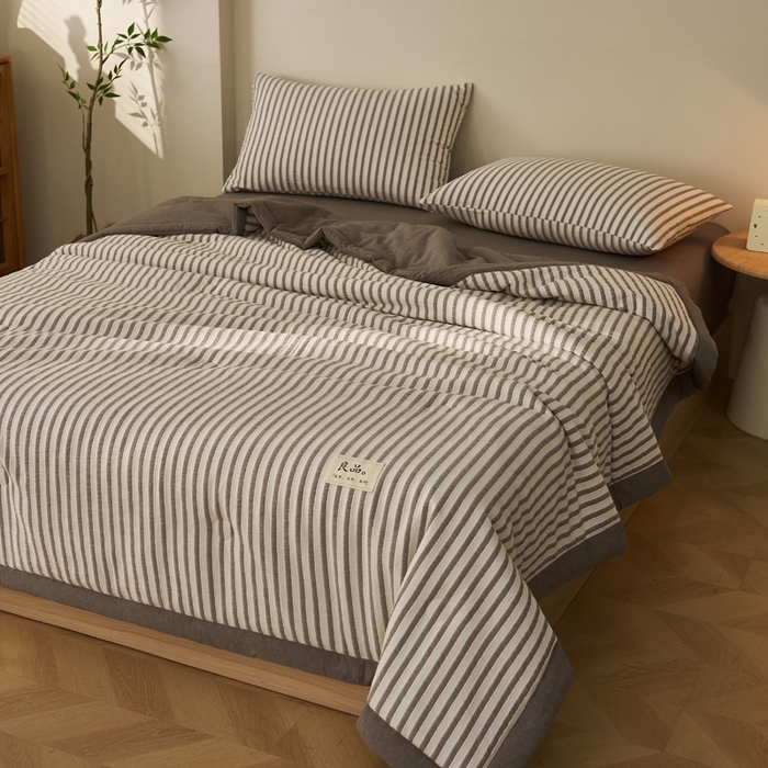 91家纺网 家纺一手货源 找家纺 暖阳 2026新款全棉色织提花良品系列棉花夏被夏凉被空调被 良品-条纹灰