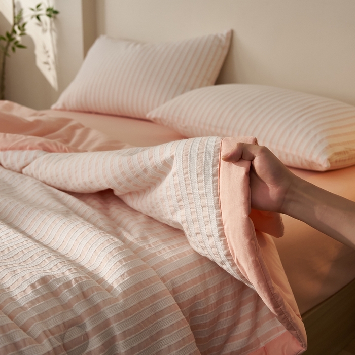 91家纺网 家纺一手货源 找家纺 暖阳 2026新款全棉色织提花良品系列棉花夏被夏凉被空调被 良品-条纹粉