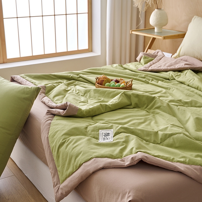 91家纺网 家纺一手货源 找家纺 暖阳 2026新款全棉纯色+拼色棉花夏被夏凉被空调被 草绿拼卡其