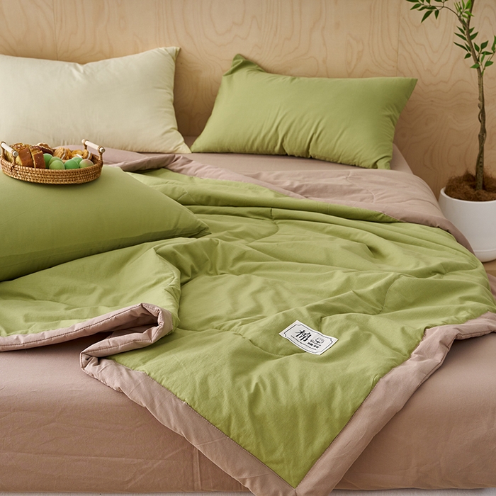 91家纺网 家纺一手货源 找家纺 暖阳 2026新款全棉纯色+拼色棉花夏被夏凉被空调被 草绿拼卡其
